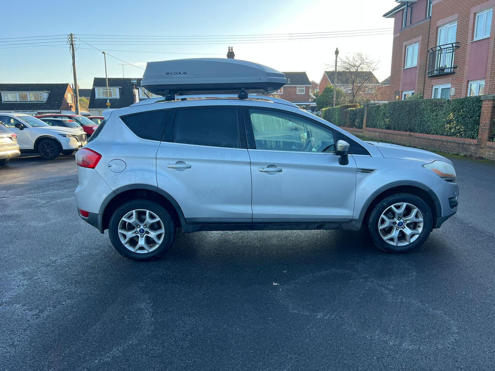 Ford Kuga 2.0 TDCi Zetec SUV 5dr Diesel Manual 2WD Euro 5 (140 ps)