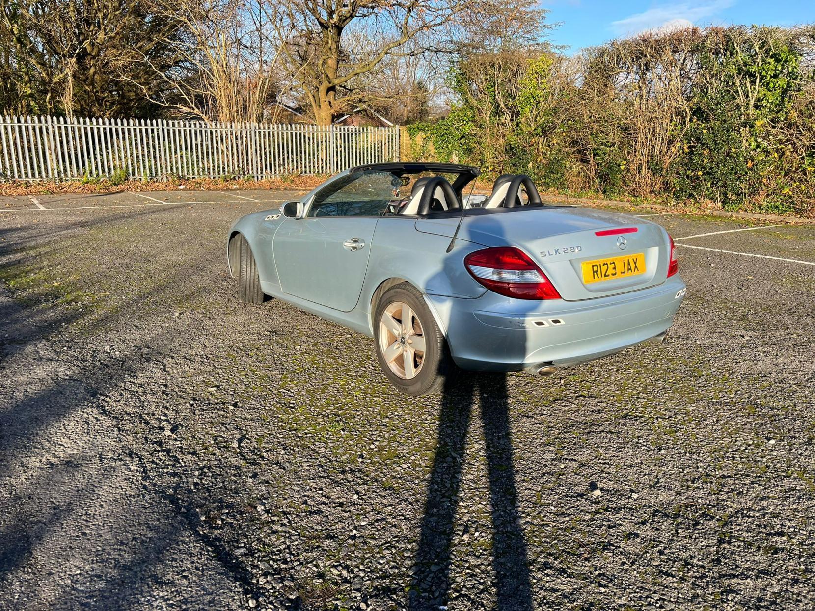 Mercedes-Benz SLK 3.0 SLK280 Convertible 2dr Petrol 7G-Tronic (222 g/km, 231 bhp)