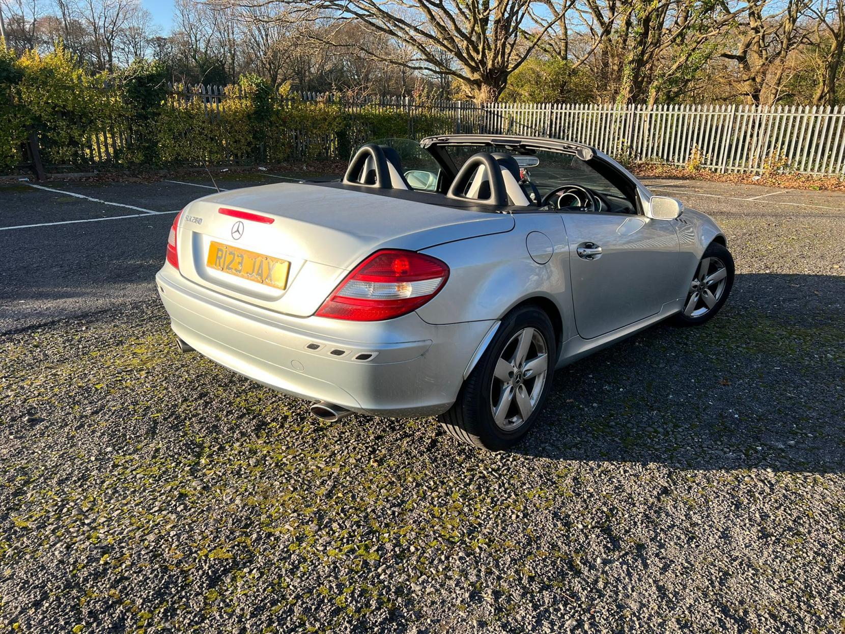 Mercedes-Benz SLK 3.0 SLK280 Convertible 2dr Petrol 7G-Tronic (222 g/km, 231 bhp)