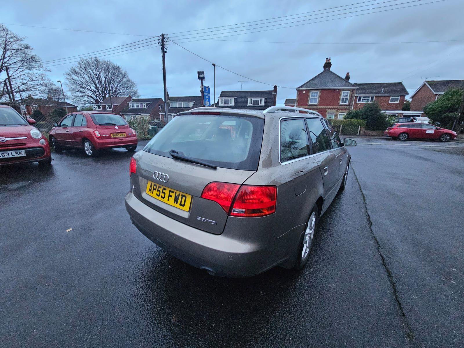 Audi A4 Avant 2.5 TDI SE Estate 5dr Diesel CVT (192 g/km, 160 bhp)